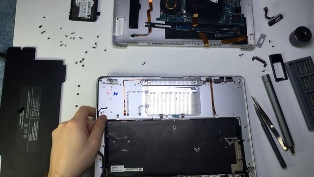 13" Macbook Air 2008 Sökme-Donanım İncelemesi/Disassembly-Hardware (PİYASAYA SÜRÜLEN İLK AİR MODELİ смотреть онлайн