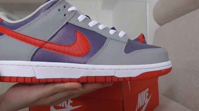Nike Dunk Low Samba Early Look смотреть онлайн