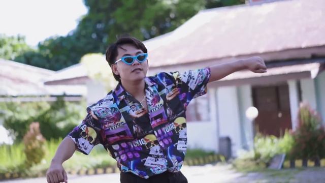 COCO LENSE - GOYANG KAKI BA ABU feat. DadeTazick & AsvaldoTorar ( Official Music Video ) смотреть онлайн