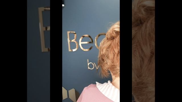 Стрижка боб-каре  на ножке градуированный.