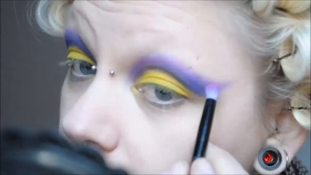 violet black & yellow cut crease make up tutorial смотреть онлайн