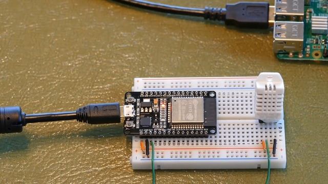 ESP32 MicroPython MQTT Tutorial with Raspberry Pi, DHT-22 & OLED смотреть онлайн