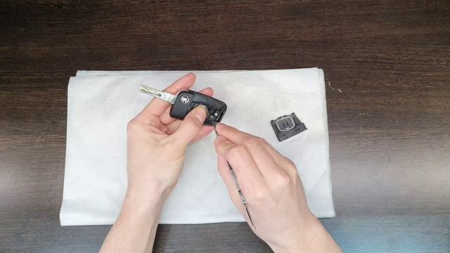 замена батарейки в ключе шкода рапид. replacing the battery in a Skoda key quickly смотреть онлайн