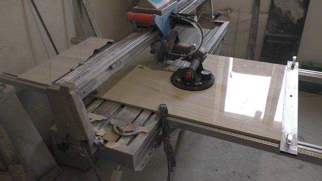 КАСЯЧОК при резке плитки))) смотреть онлайн