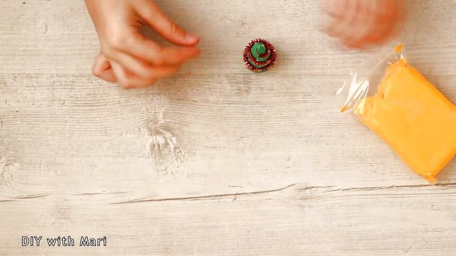 How to create a Christmas tree for dolls. Новогодние поделки Делаем елочку для кукол / DIY with Mar смотреть онлайн