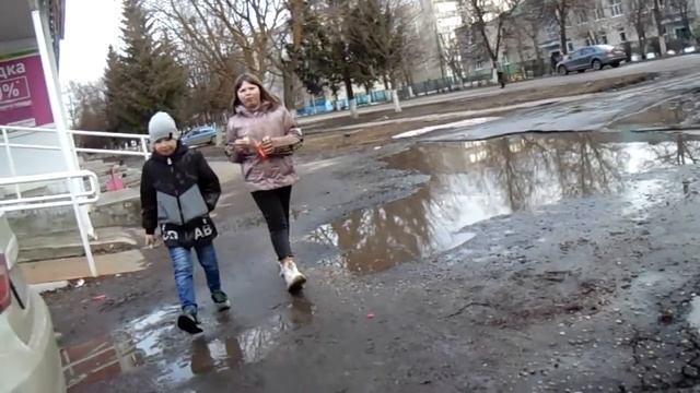 Улица-Красная, а тротуары?! смотреть онлайн