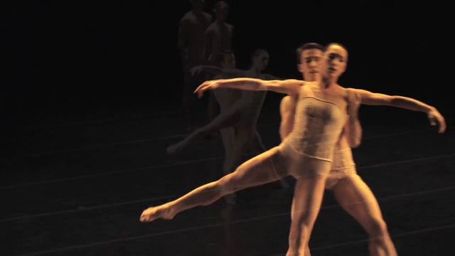 PNB's Petite Mort-Benjamin Griffiths and Chalnessa Eames смотреть онлайн