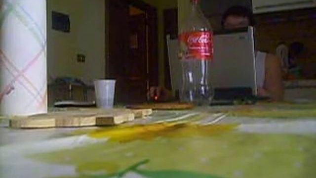 2007 L'Aquila, Cataz ascolta "meno male che Silvio c'è" e Simone organizza una piccola resistenza. смотреть онлайн