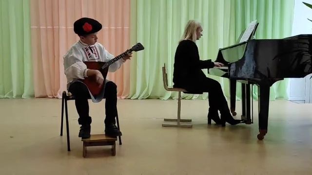 Титов Михаил обр. Г. Сущевского бел.нар.песни ,,Кумачка" смотреть онлайн