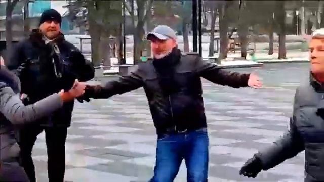 5 02 2023!ТАНЦЫ!!!ХАРЬКОВ!!!ТОБІ НЕ ХОЛОДНО,МЕНІ НЕ ХОЛОДНО!!! смотреть онлайн