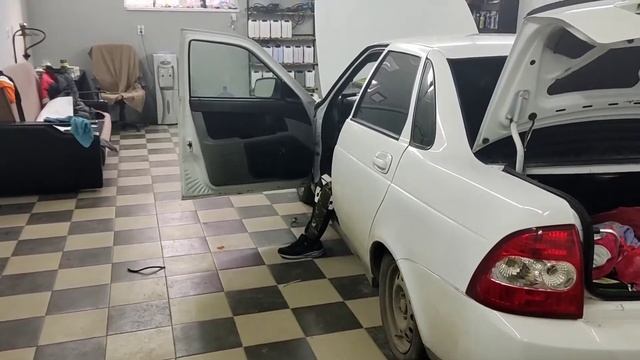 замена штатных динамиков в Lada Priora на DL Audio Raven 200 смотреть онлайн
