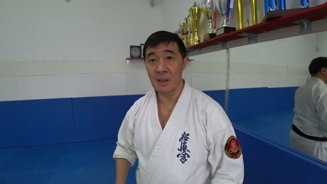 У Айдоса ДЦП. Он научился ходить и получил черный пояс по карате смотреть онлайн