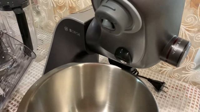 Кухонный комбайн BOSCH MUM58M64 смотреть онлайн