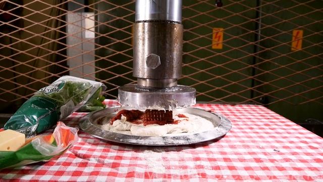 Making pizza with hydraulic press смотреть онлайн