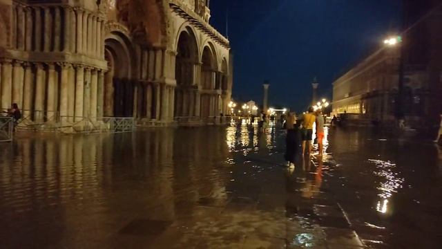 High Tide In San Marco Square Venice,Italy смотреть онлайн