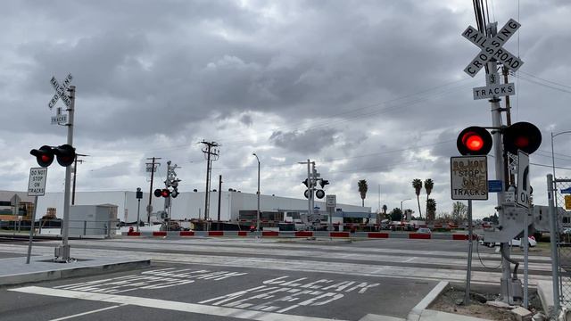 Acacia Avenue Railroad Crossing #2 (Fullerton, CA) 2/21/22 смотреть онлайн