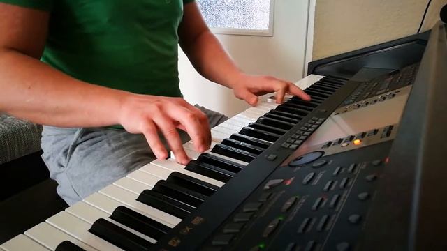 Yamaha Clavinova CVP 207 E Piano смотреть онлайн