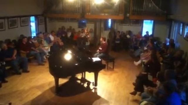 Maggie plays "Wind that Shakes the Barley" смотреть онлайн