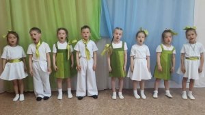 В траве сидел кузнечик