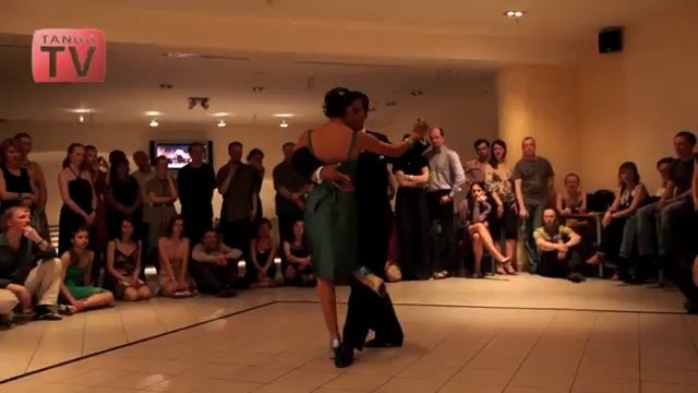 Roxana Suarez & Sebastian Achaval, Russia, Moscow, Milonga in rest."Le Cafe", 06.05.2010 смотреть онлайн
