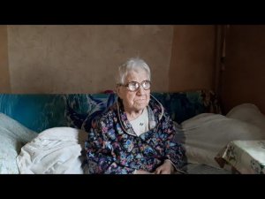 ПРИВЕЗЛИ ДВЕ ТОННЫ УГЛЯ СТАРОЙ БАБУШКЕ!!!