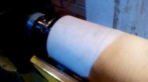 Как закрепить деталь в токарном по дереву.