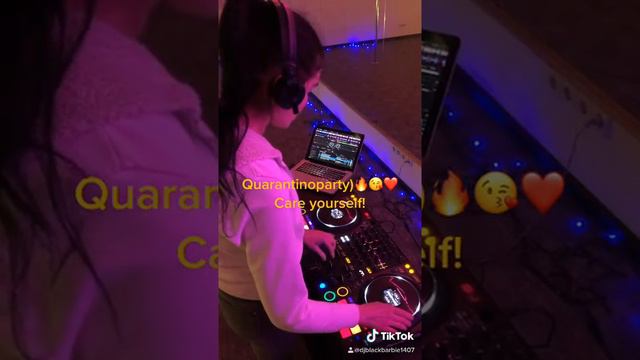 Dj Black Barbie смотреть онлайн