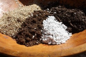 ПИТАТЕЛЬНЫЙ ГРУНТ ДЛЯ ПИКИРОВКИ И ПЕРЕВАЛКИ РАССАДЫ.