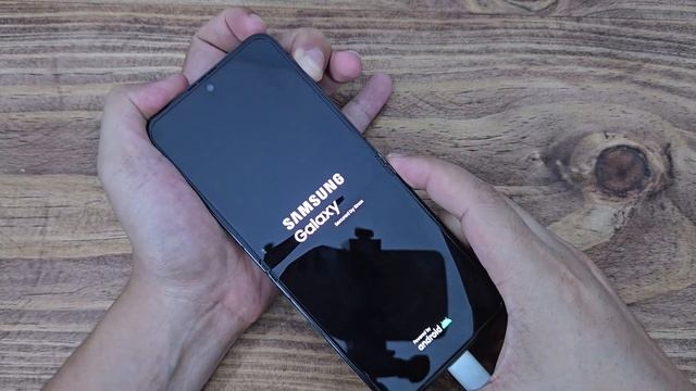 How To Hard Reset Samsung Galaxy Z Flip 5 смотреть онлайн