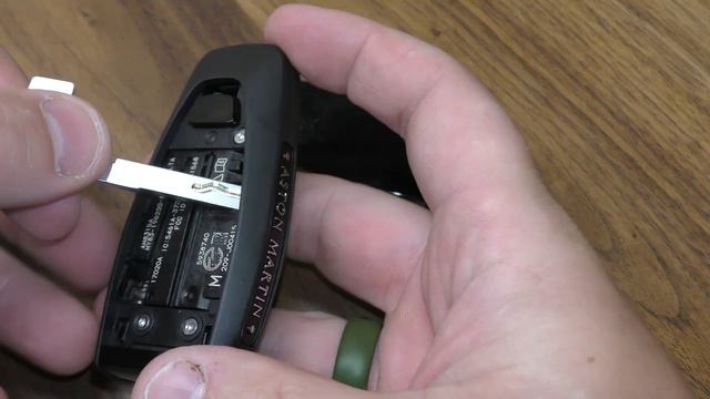 Aston Martin DBX Key Fob Battery Replacement - EASY DIY смотреть онлайн
