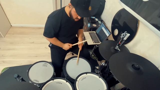 Roland Td-07KVX первый старт.совсем скоро выложу видео полного обзора! (Drum cover DRAKE ) смотреть онлайн