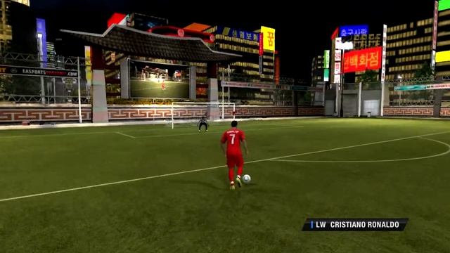 FIFA 12 - Cristiano Ronaldo Freestyle Arena смотреть онлайн