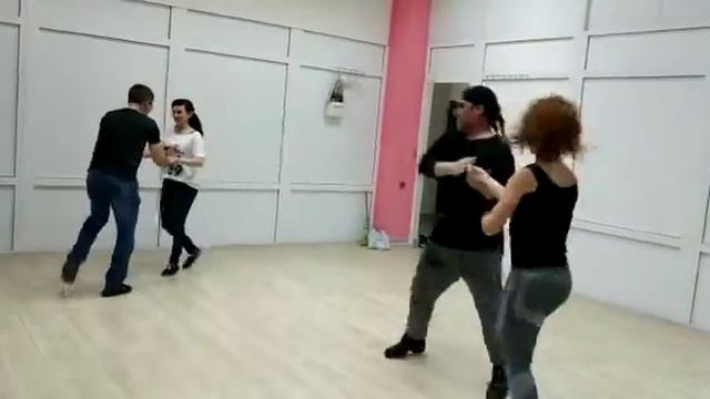 Врачи 2 года назад сказали что я должен уже парализованным лежать. ЛЕЖАТЬ НЕКОГДА, ТАНЦЕВАТЬ НАДО смотреть онлайн