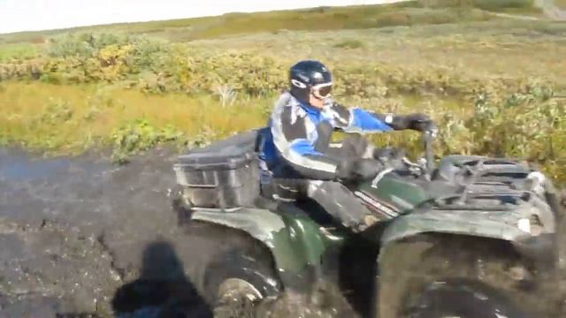 По луже на квадриках на Кольском (Рыбачий) -2011 смотреть онлайн