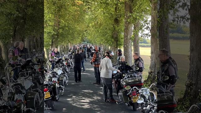 Cirencester 22 смотреть онлайн