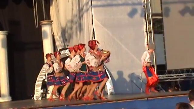 образцово-хореографический ансамбль "Задоринка" танец "Кумушки" смотреть онлайн