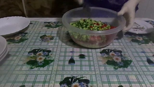 Рецепт приготовления очень вкусного и нежного Берлинского салата из ветчины, овощей и сыра. смотреть онлайн