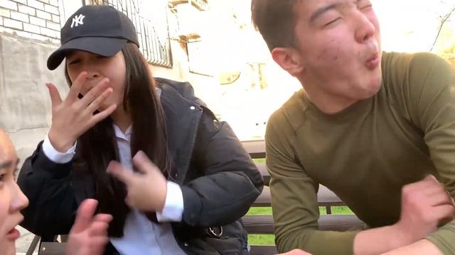 Шерхан vs Балжан,Аружан смотреть онлайн