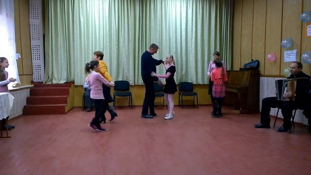 День осеннего именинника. Школа №5. 2014г смотреть онлайн