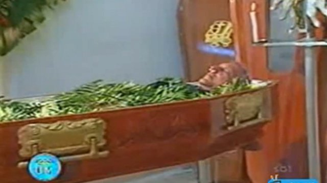 Покойник встает (не для слабонервных) смотреть онлайн