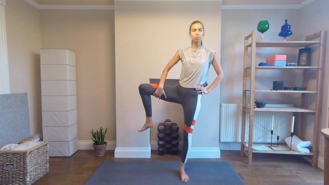 Slow yoga sequence to Eka Hasta Bhujasana (Elephant Trunk Pose) смотреть онлайн