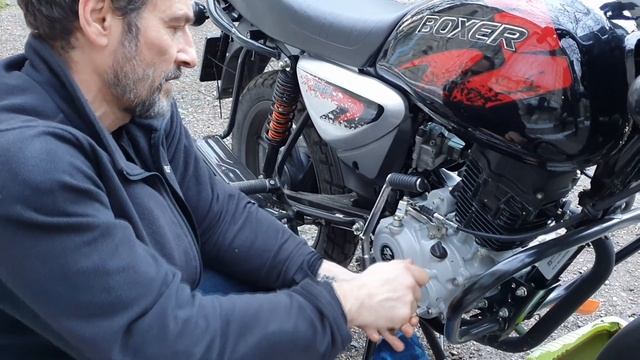 BAJAJ Boxer BM 150 X Disk - первая замена масла.18+ смотреть онлайн