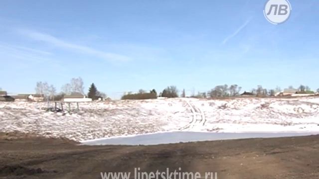 В Усманском районе расчищают пруд... смотреть онлайн