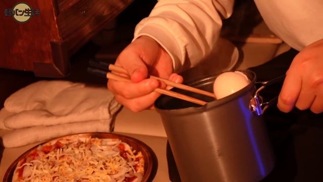 軽自動車でクリスマスパーティー。狭い車内でフルコースをいただく。 смотреть онлайн