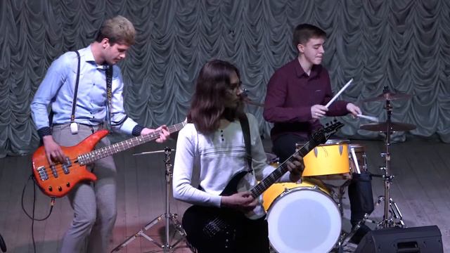 2019. Мегион. МАОУ"СОШ №9" «Девятка-2019» Ансамбль «Случайная встреча» смотреть онлайн