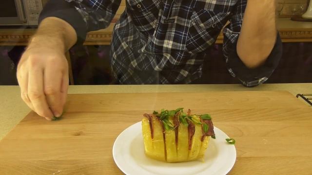 Картошка-гармошка с беконом. Георгий Апухтин. смотреть онлайн