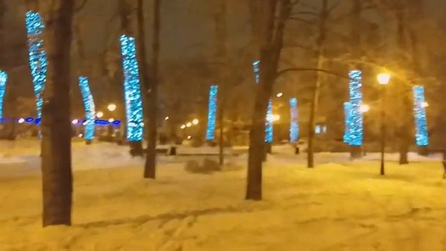 Meanwhile in Russia/december 2018/-10c/Michurin square 2/ Зима в России 2018, Самара, сквер Мичурин смотреть онлайн