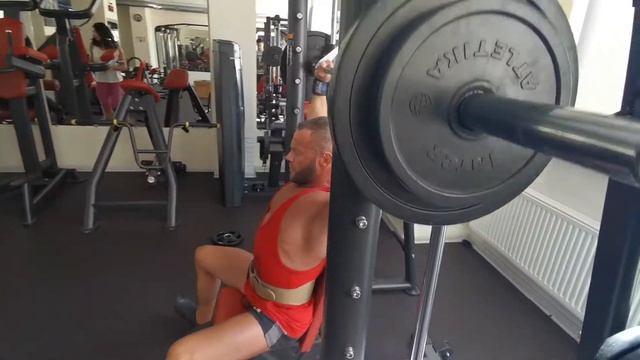 Жим в смите из-за головы смотреть онлайн