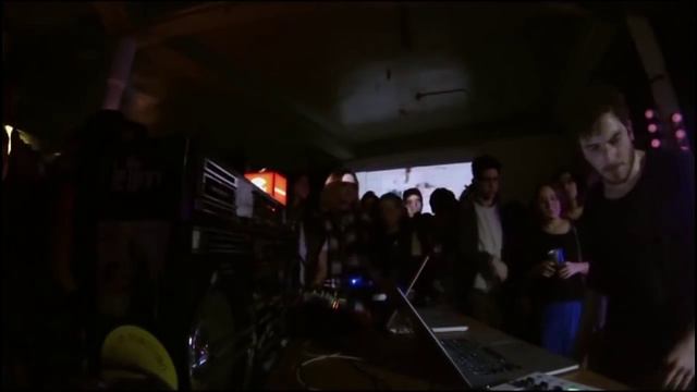 Nicolas Jaar @ 90's Boiler Room drops INSANE beat смотреть онлайн