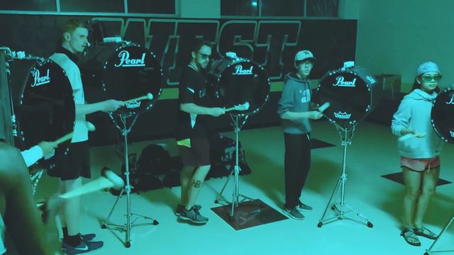 The Royal Bass Experience смотреть онлайн